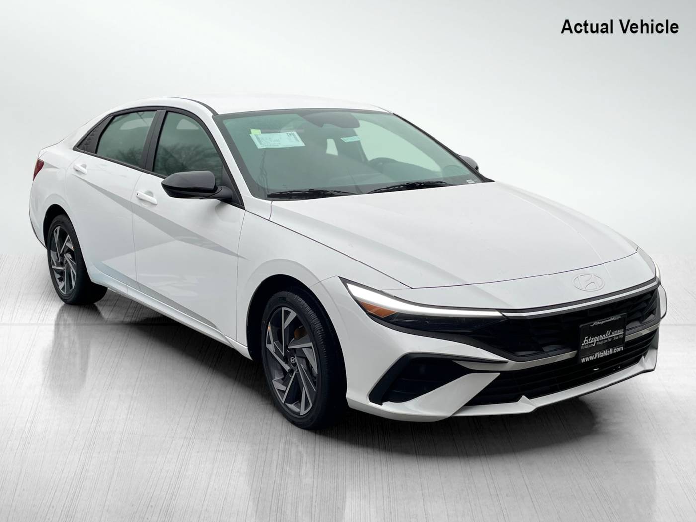 2025 Hyundai Elantra Hybrid Blue — Sedan — 687 mi — Gaithersburg, MD