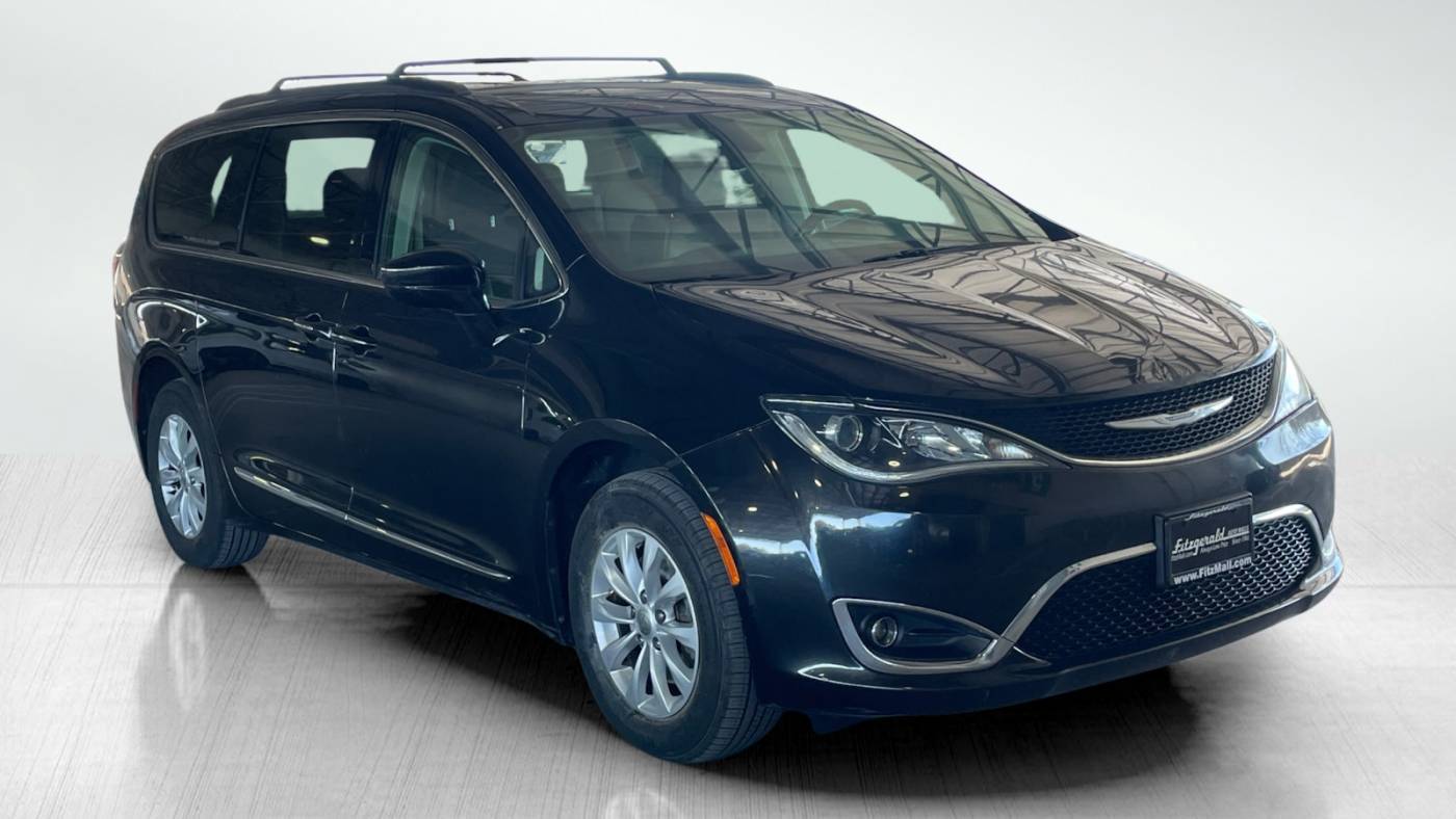 2017 Chrysler Pacifica Touring L — Minivan — 165,663 mi — Gaithersburg, MD