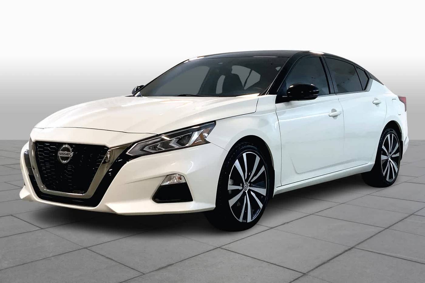 2020 Nissan Altima SR — Sedan — 48,712 mi — Merriam, KS