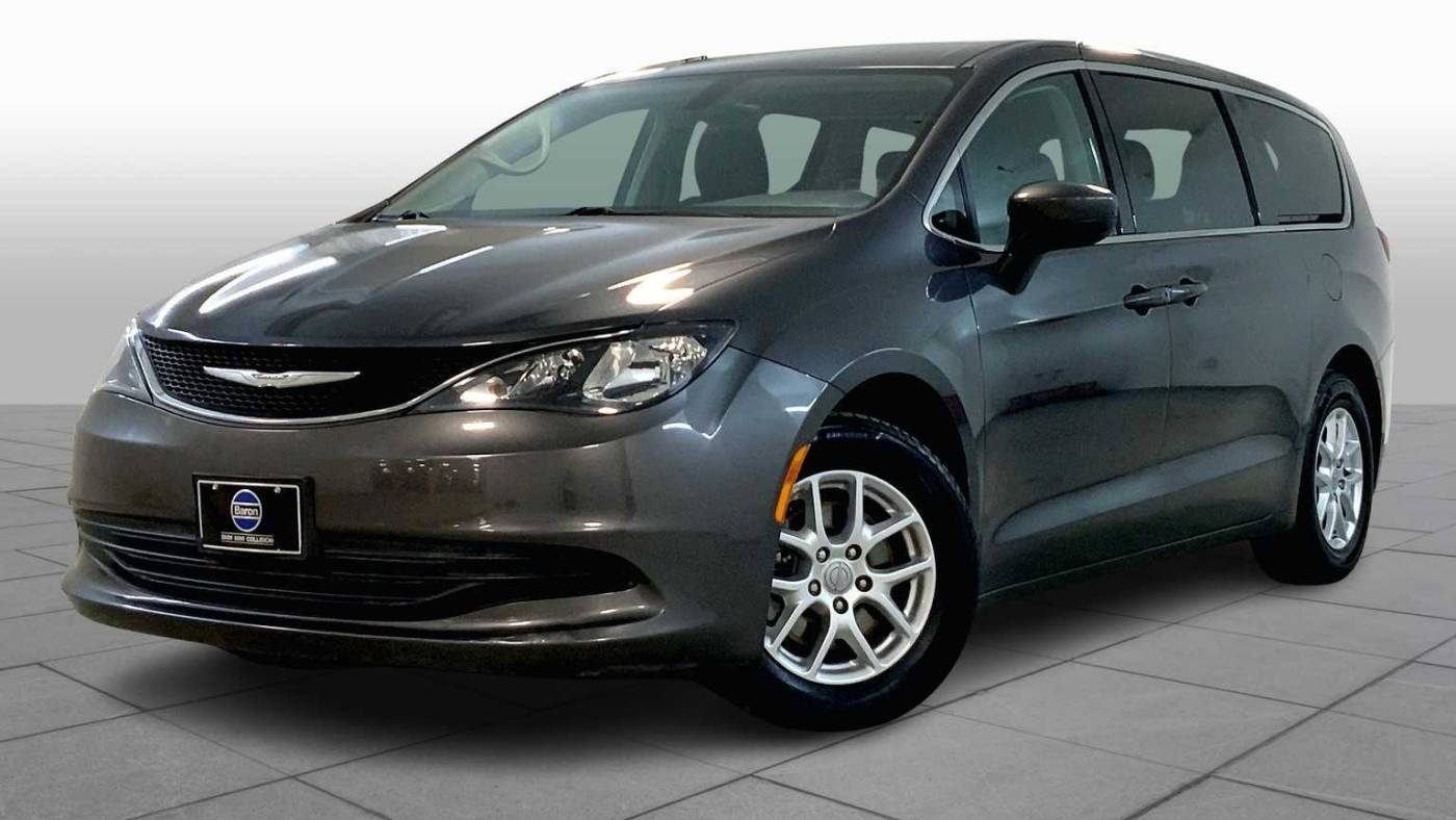 2017 Chrysler Pacifica Touring — Minivan — 75,549 mi — Merriam, KS