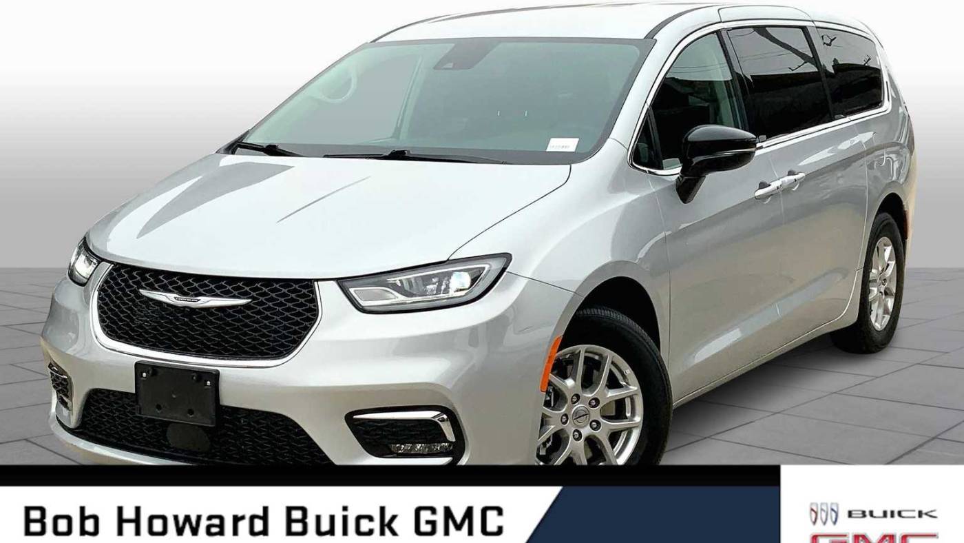 2024 Chrysler Pacifica Touring L — Minivan — 17,232 mi — Oklahoma City, OK