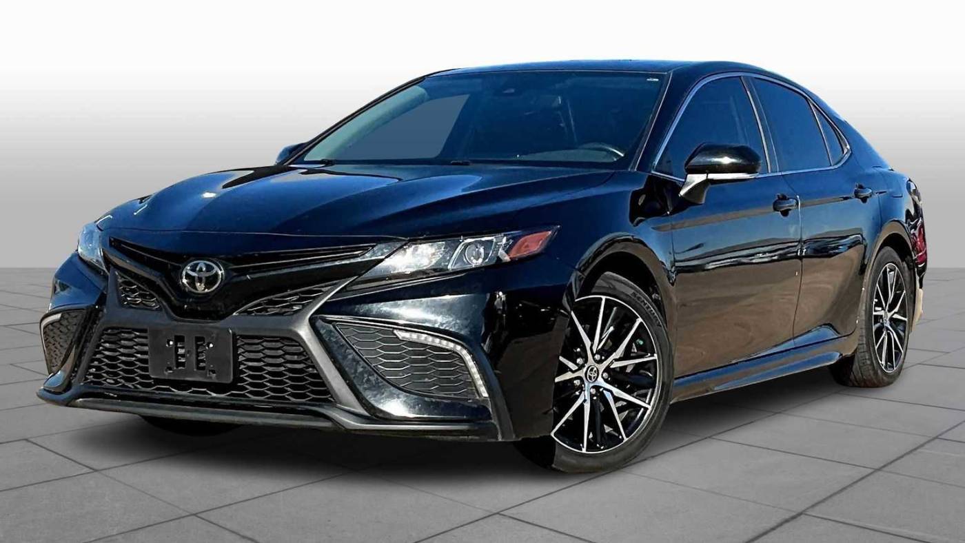 2022 Toyota Camry SE — Sedan — 105,143 mi — Oklahoma City, OK
