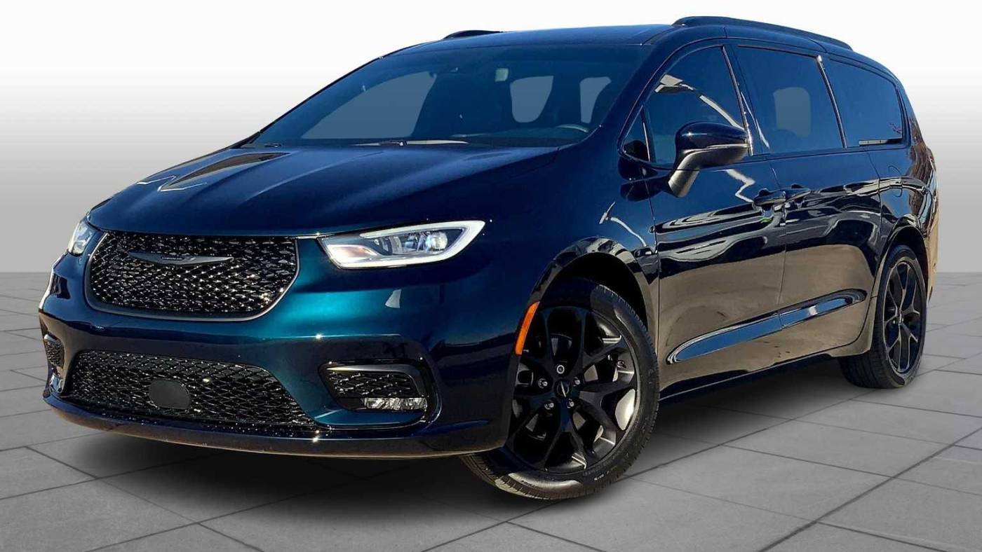 2023 Chrysler Pacifica Touring L — Minivan — 23,611 mi — Oklahoma City, OK