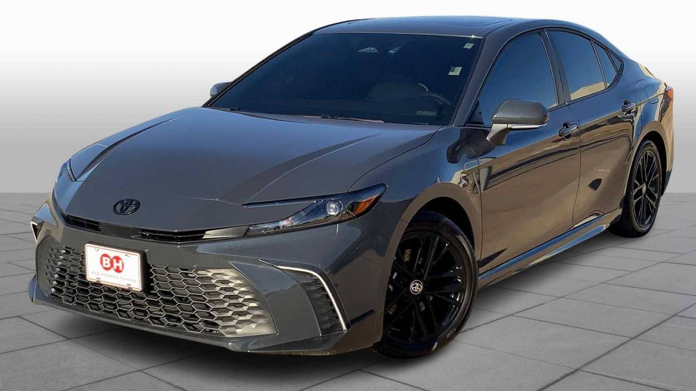2025 Toyota Camry SE — Sedan — 7,454 mi — Oklahoma City, OK