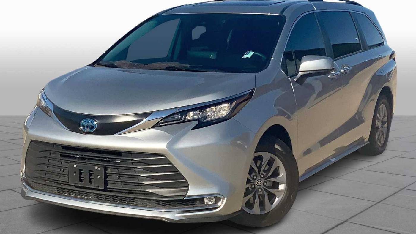 2023 Toyota Sienna XLE — Minivan — 43,928 mi — Oklahoma City, OK