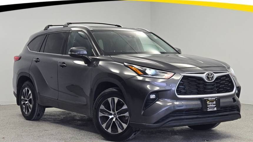 2021 Toyota Highlander XLE — SUV — 26,766 mi — Lincolnwood, IL