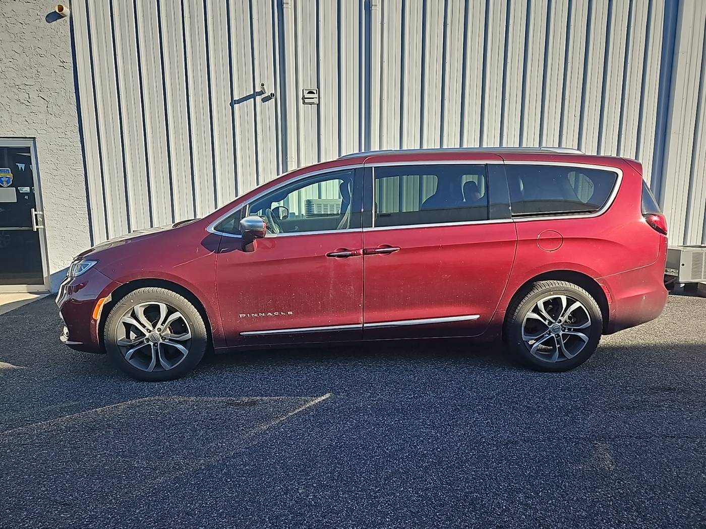 2022 Chrysler Pacifica Pinnacle — Minivan — 37,547 mi — Oxford, PA