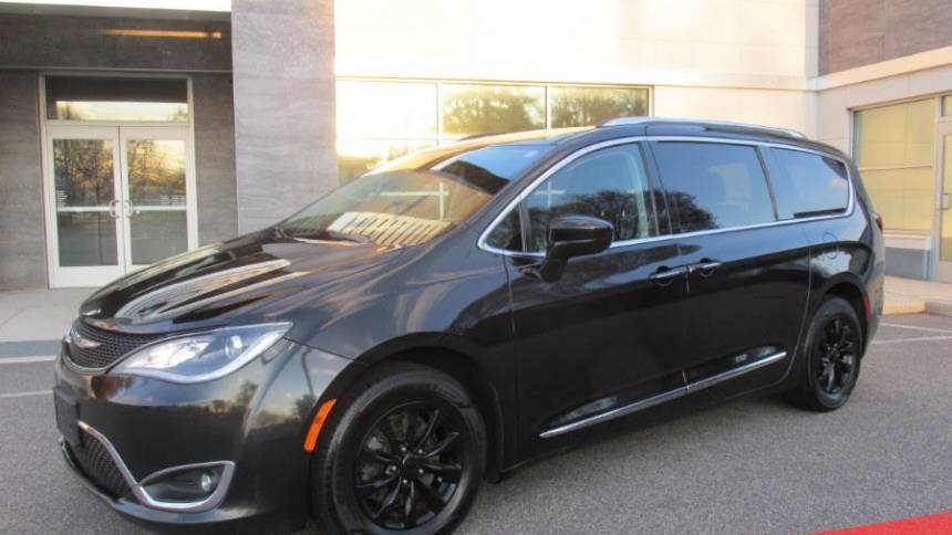 2019 Chrysler Pacifica Touring L — Minivan — 62,853 mi — Massapequa, NY