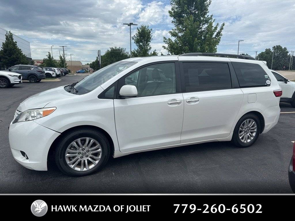 2015 Toyota Sienna XLE Premium — Minivan — 128,215 mi — Joliet, IL