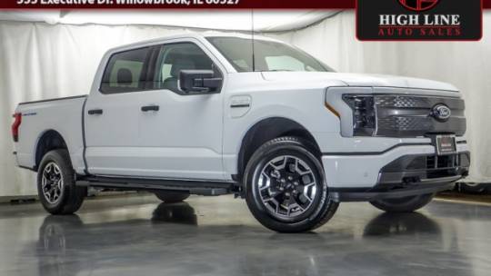 2022 Ford F-150 Lightning XLT — Pickup Truck — 9,672 mi — Willowbrook, IL