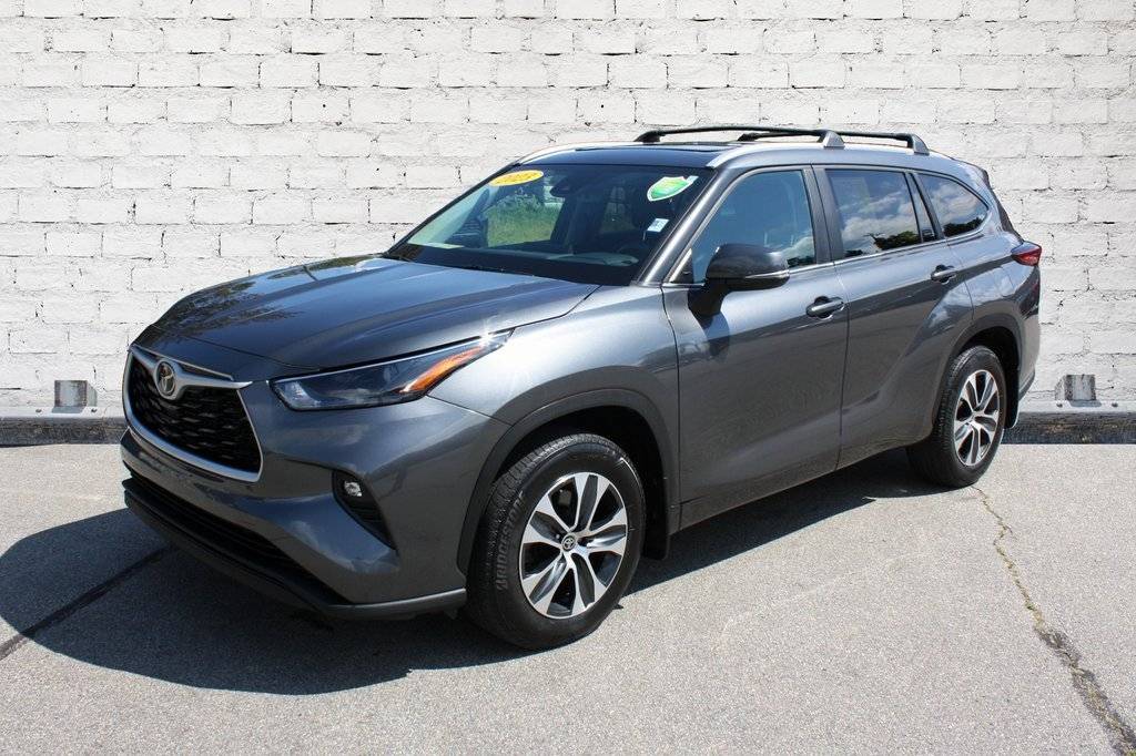 2023 Toyota Highlander XLE — SUV — 24,874 mi — Greenfield, MA