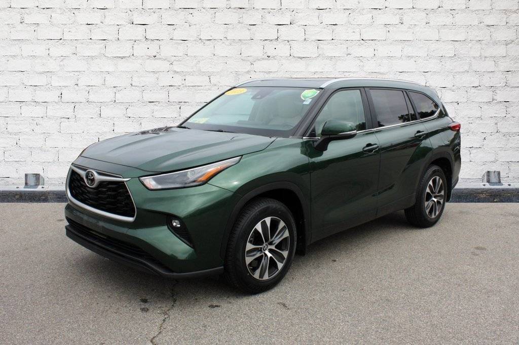 2023 Toyota Highlander XLE — SUV — 22,574 mi — Greenfield, MA