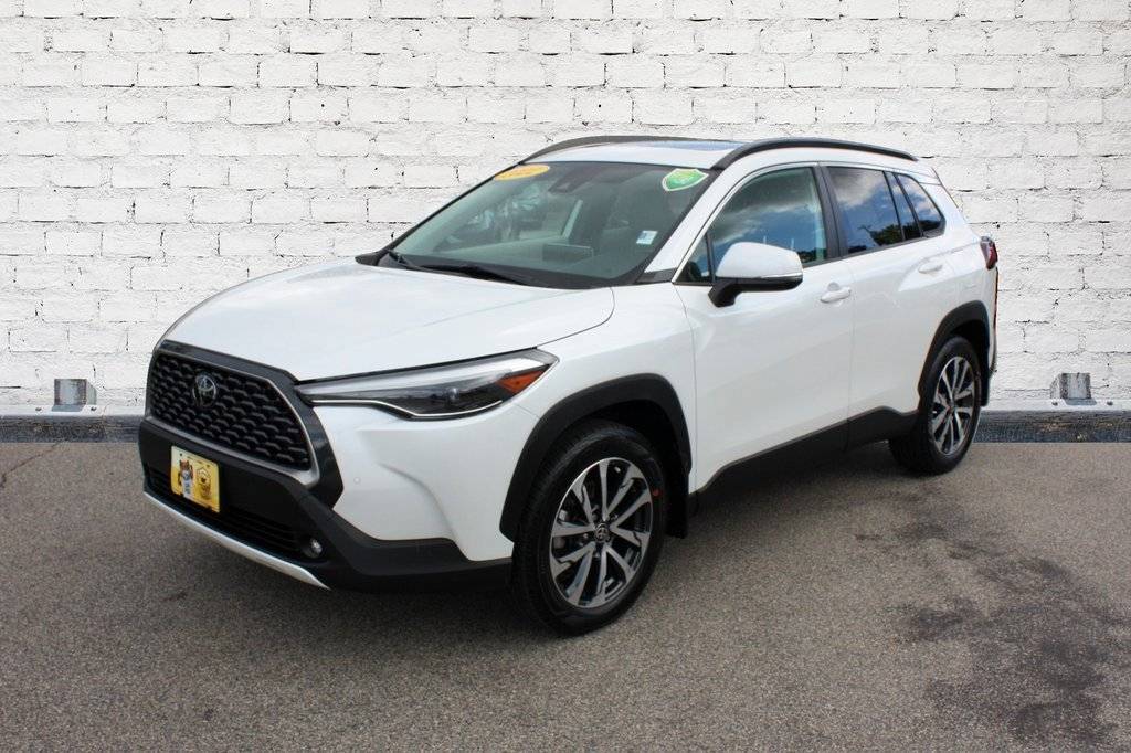 2022 Toyota Corolla Cross XLE — SUV — 16,987 mi — Greenfield, MA