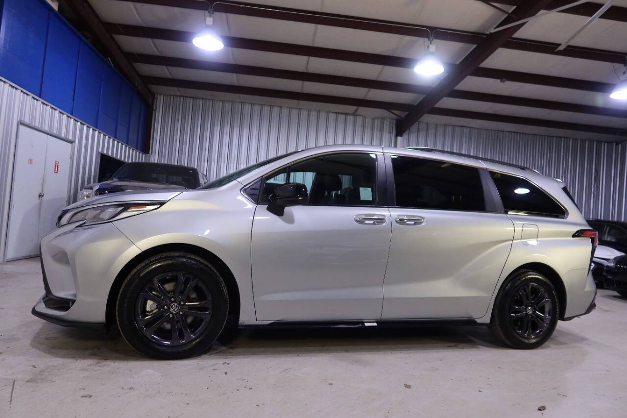 2024 Toyota Sienna XSE — Minivan — 23,419 mi — Houston, TX
