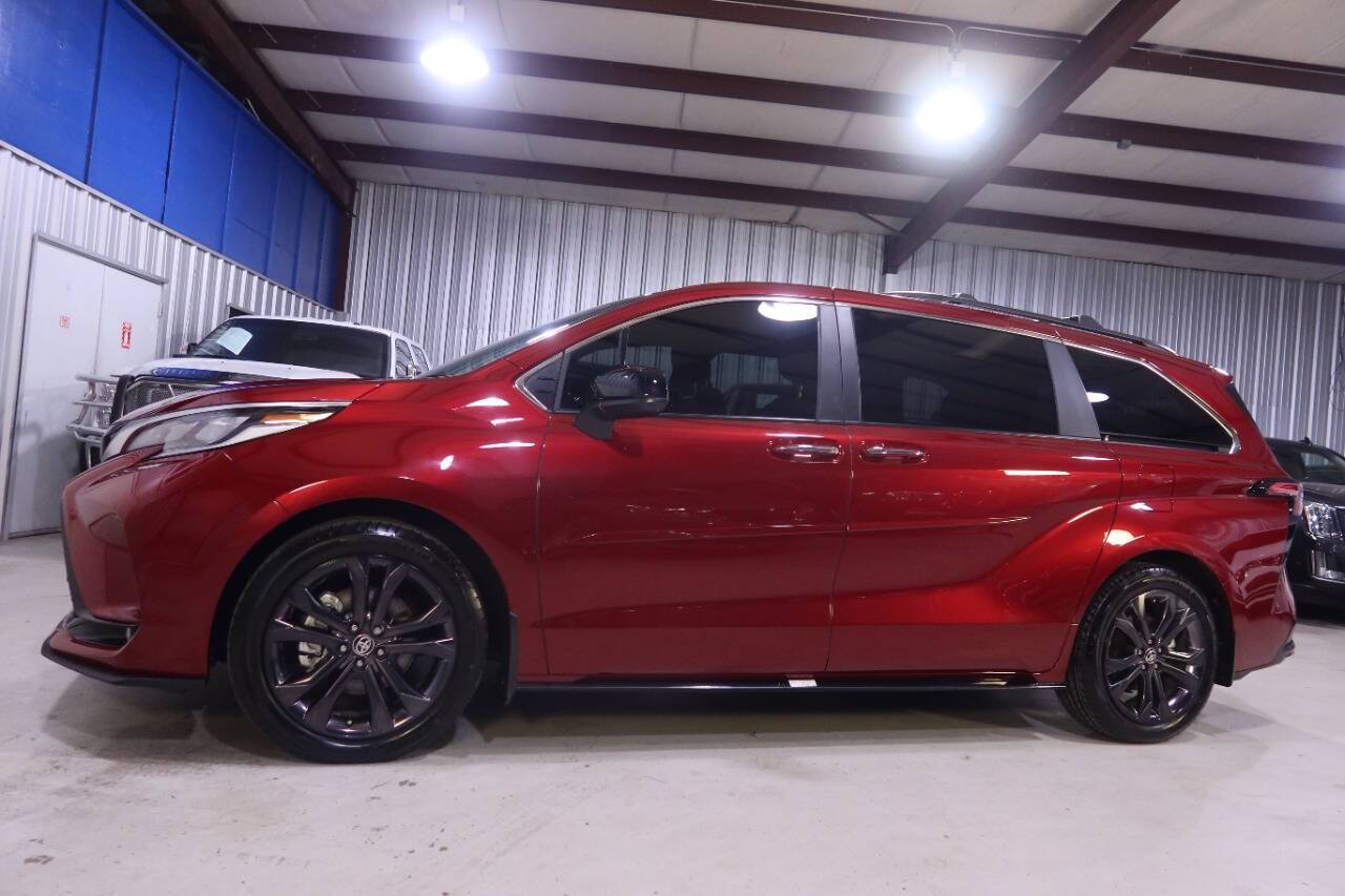 2024 Toyota Sienna XSE — Minivan — 8,323 mi — Houston, TX