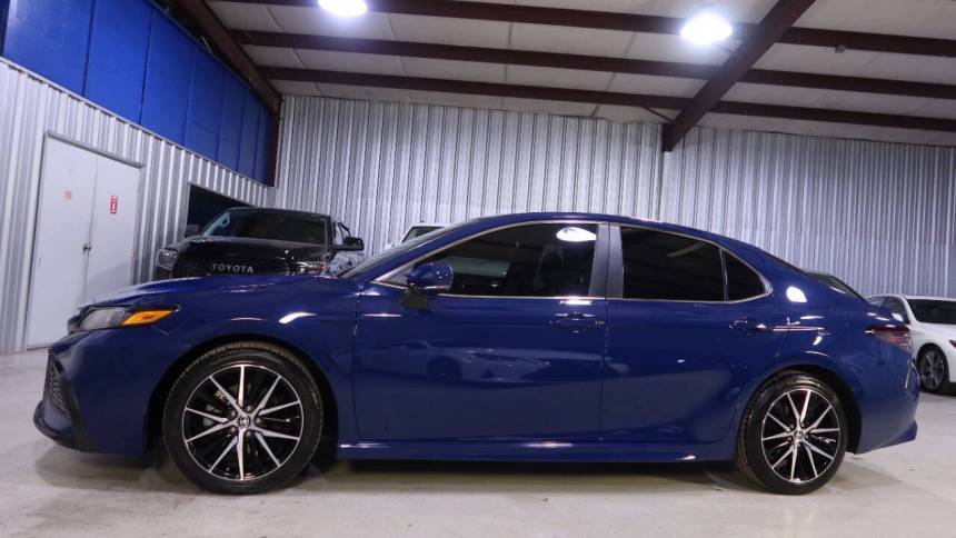 2023 Toyota Camry Hybrid SE — Sedan — 43,560 mi — Houston, TX