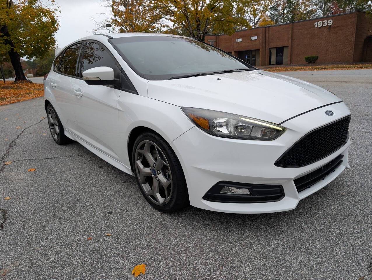 2017 Ford Focus ST — Hatchback — 111,287 mi — Stone Mountain, GA