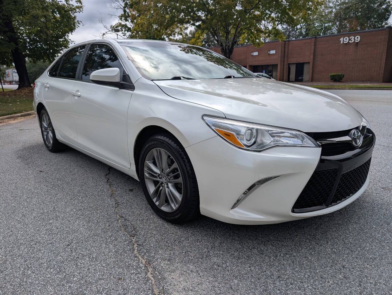 2015 Toyota Camry SE — Sedan — 190,468 mi — Stone Mountain, GA
