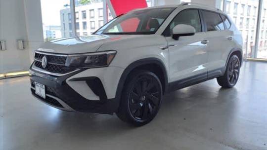 2024 Volkswagen Taos SE — SUV — 9,176 mi — New York, NY