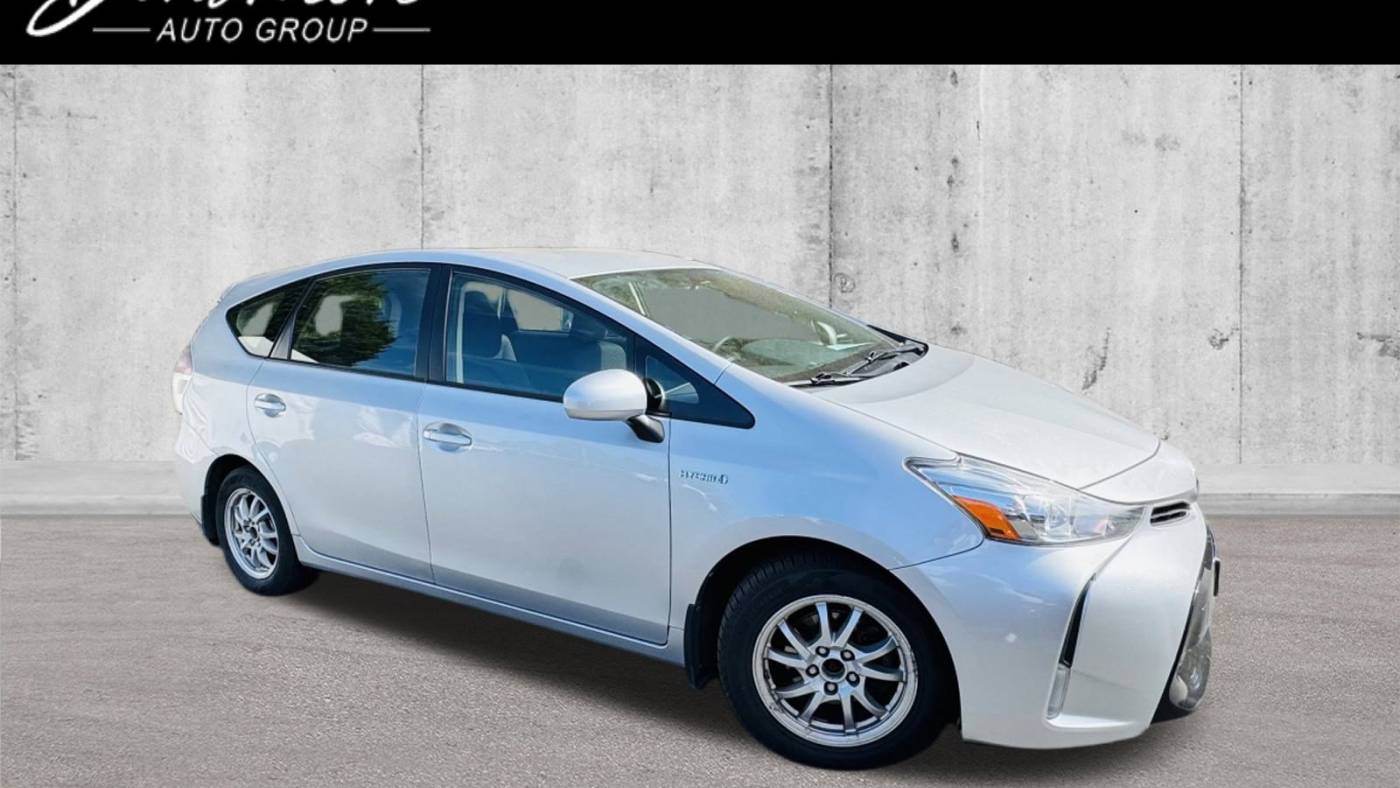 2017 Toyota Prius v Three