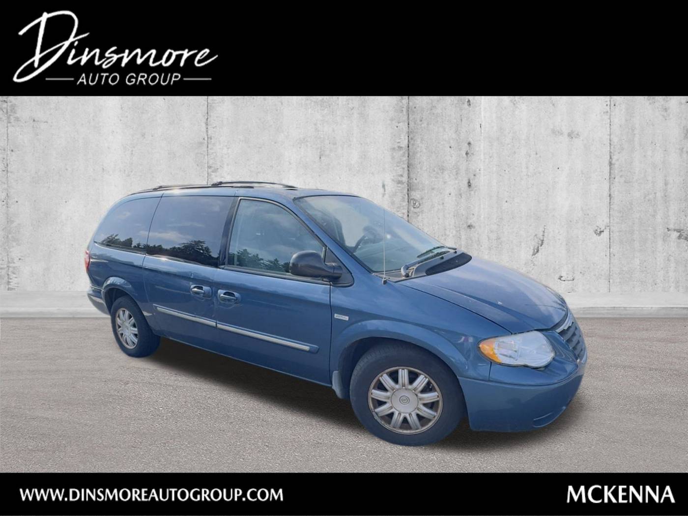 2005 Chrysler Town & Country Touring — Minivan — 101,525 mi — McKenna, WA