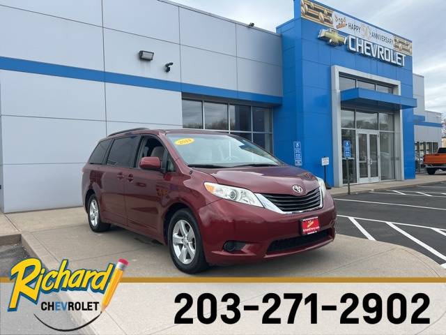 2014 Toyota Sienna LE — Minivan — 73,004 mi — Cheshire, CT