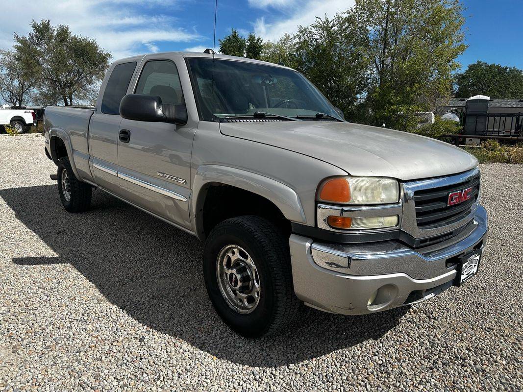 2005 GMC Sierra 2500HD SLT — Pickup Truck — 154,683 mi — Brighton, CO