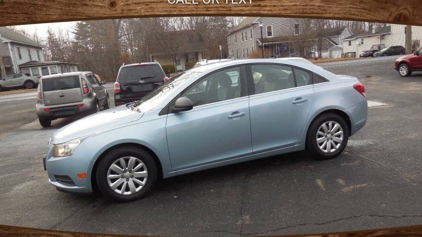 2011 Chevrolet Cruze LS — Sedan — 161,000 mi — Somers, CT