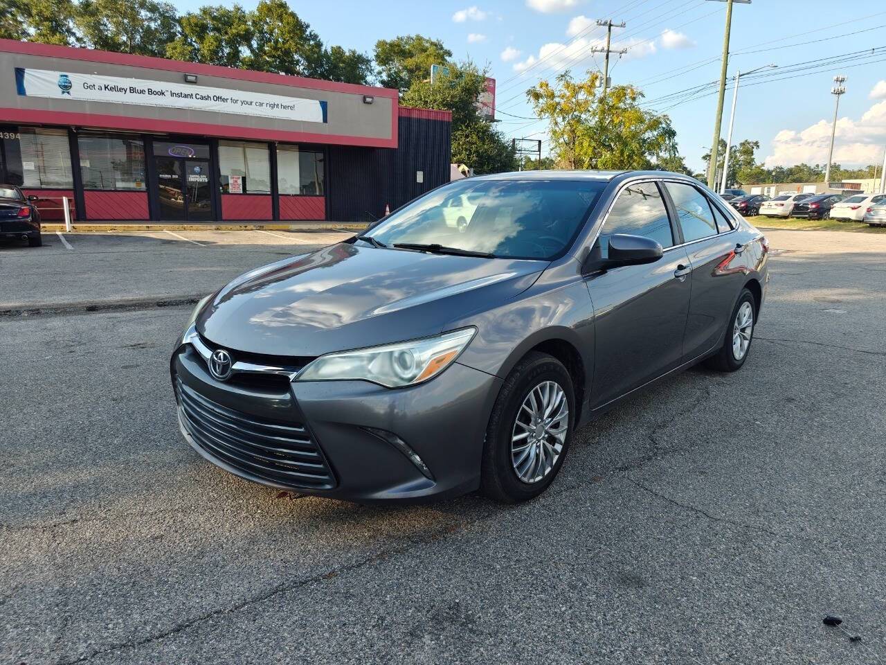 2017 Toyota Camry LE — Sedan — 121,217 mi — Tallahassee, FL