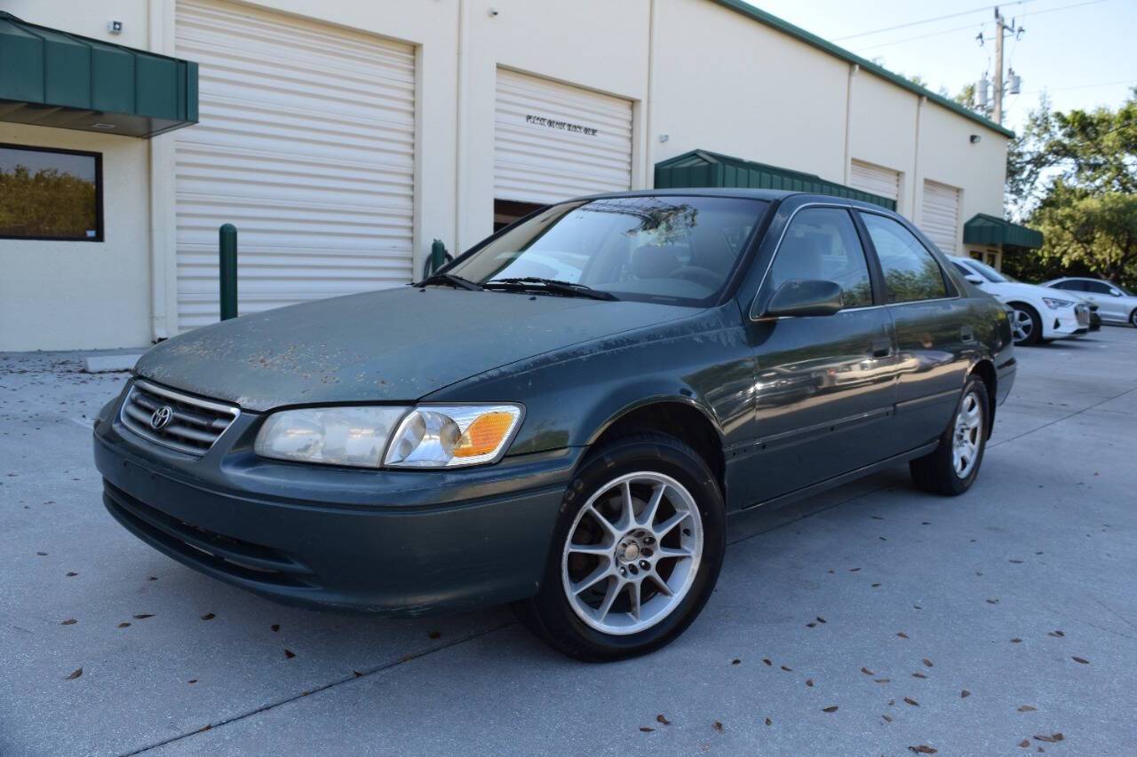 2000 Toyota Camry LE V6 — Sedan — 211,250 mi — Royal Palm Beach, FL