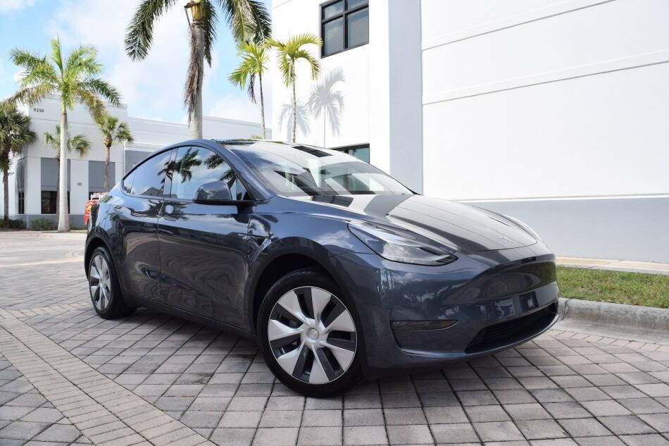 2023 Tesla Model Y Long Range — SUV — 25,220 mi — Royal Palm Beach, FL
