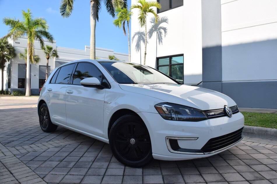 2015 Volkswagen e-Golf SEL Premium — Hatchback — 69,970 mi — Royal Palm Beach, FL