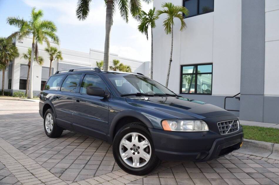 2005 Volvo XC70 2.5T — Wagon — 132,300 mi — Royal Palm Beach, FL