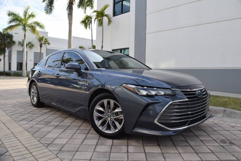 2019 Toyota Avalon Hybrid XLE — Sedan — 100,985 mi — Royal Palm Beach, FL