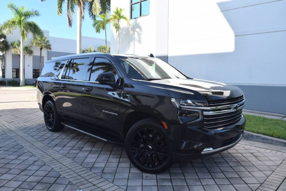 2023 Chevrolet Suburban LT — SUV — 128,490 mi — Royal Palm Beach, FL