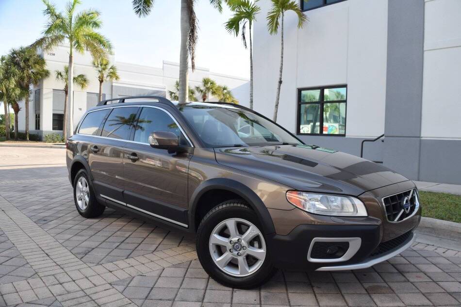 2013 Volvo XC70 3.2 Premier — Wagon — 153,830 mi — Royal Palm Beach, FL