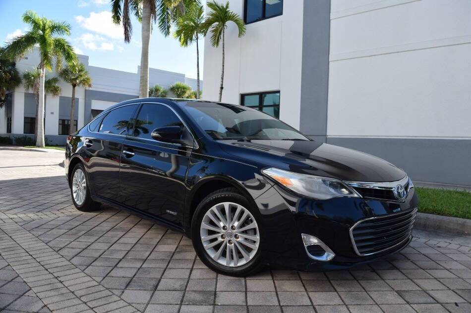 2015 Toyota Avalon Hybrid XLE Premium — Sedan — 135,970 mi — Royal Palm Beach, FL