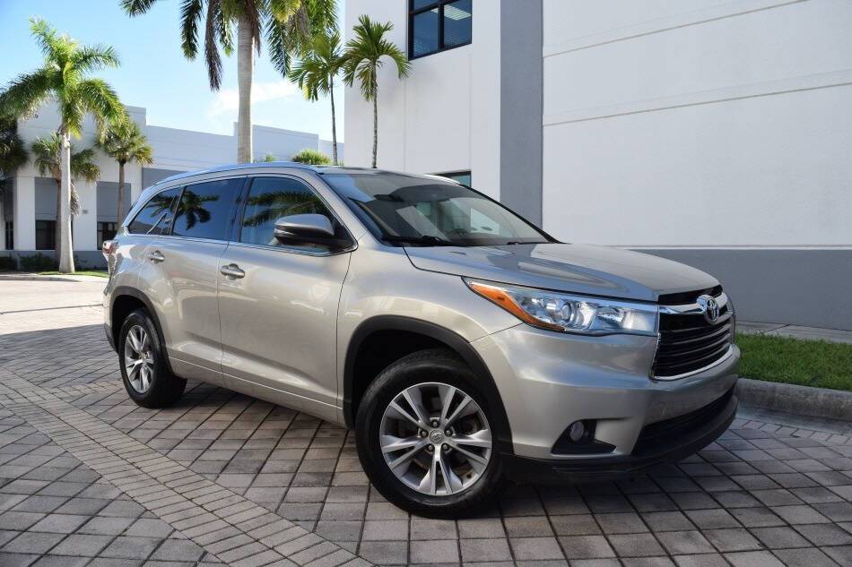 2015 Toyota Highlander XLE — SUV — 53,590 mi — Royal Palm Beach, FL