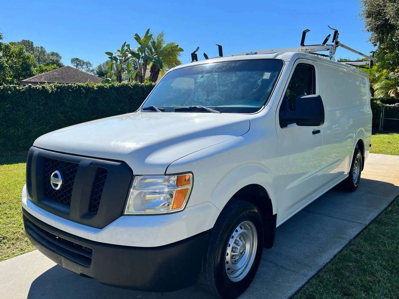 2017 Nissan NV Cargo NV2500 HD S — Cargo Van — 220,024 mi — Tampa, FL