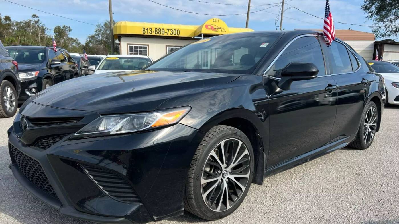 2018 Toyota Camry SE — Sedan — 113,346 mi — Tampa, FL
