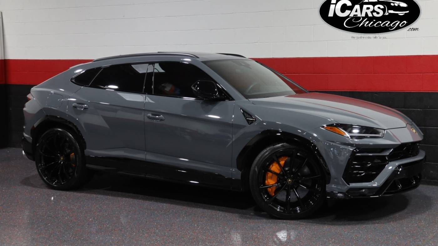 2022 Lamborghini Urus Standard — SUV — 4,451 mi — Skokie, IL