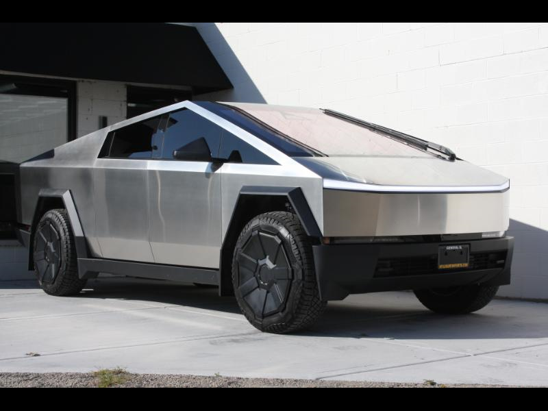 2025 Tesla Cybertruck Standard — Pickup Truck — 15,305 mi — Geneva, IL