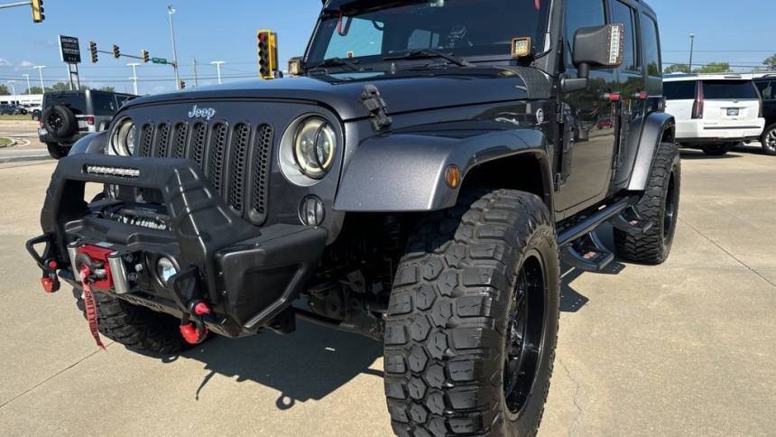 2018 Jeep Wrangler Sahara — SUV — 77,808 mi — Springfield, IL