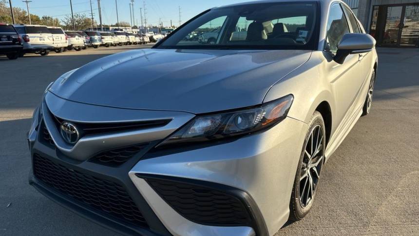 2023 Toyota Camry SE — Sedan — 73,345 mi — Springfield, IL