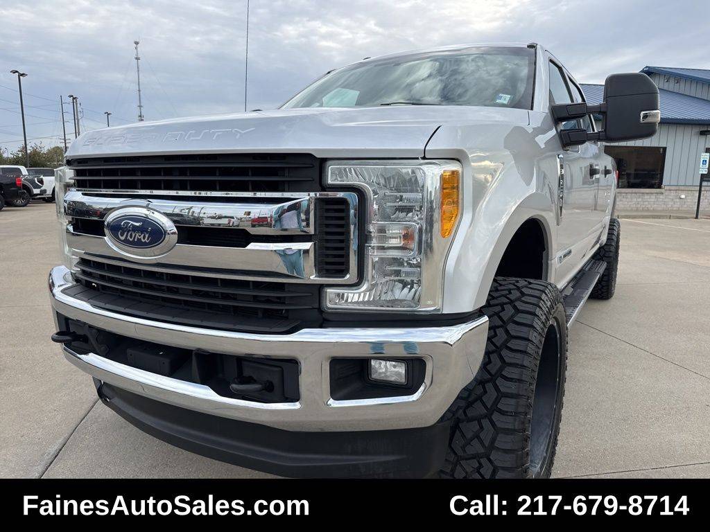 2017 Ford Super Duty F-250 XLT — Pickup Truck — 230,571 mi — Springfield, IL