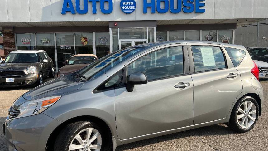 2014 Nissan Versa 1.6 SV — Hatchback — 102,283 mi — Downers Grove, IL