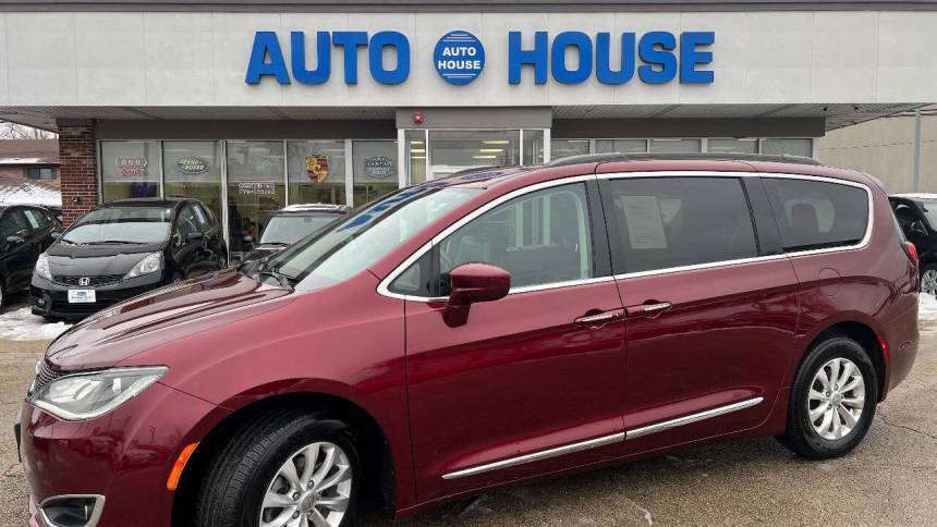 2017 Chrysler Pacifica Touring L — Minivan — 106,100 mi — Downers Grove, IL