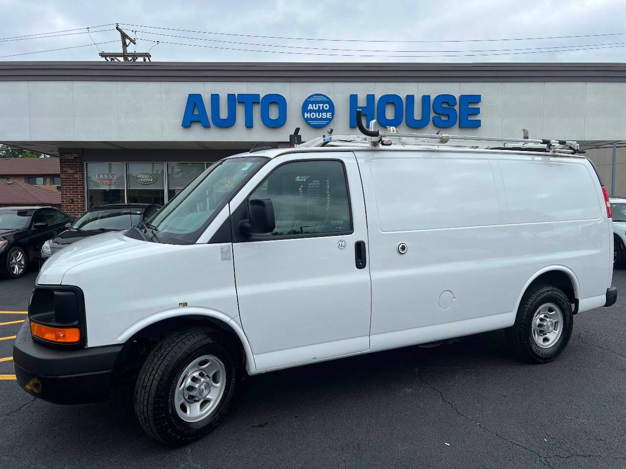 2016 Chevrolet Express Cargo Van Base — Cargo Van — 98,108 mi — Downers Grove, IL