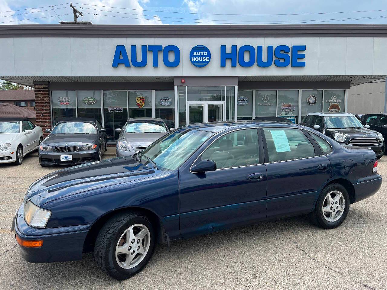 1997 Toyota Avalon XLS — Sedan — 192,096 mi — Downers Grove, IL