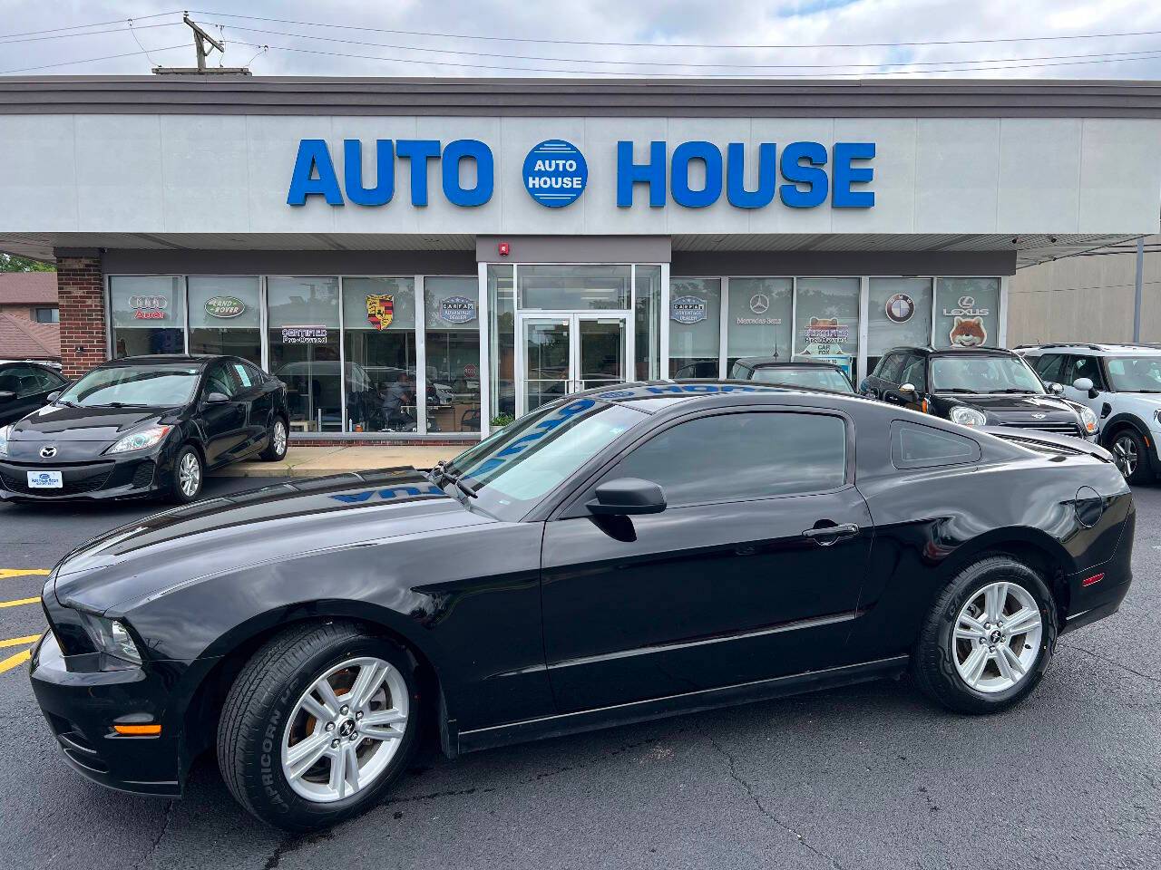 2014 Ford Mustang V6 Premium — Coupe — 104,577 mi — Downers Grove, IL